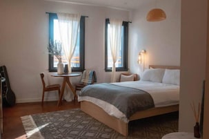 Egyptian cotton sheets, premium bedding, down duvets, pillow-top beds