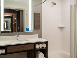 Amenidades de baño gratuitas, secadora de cabello, toallas 