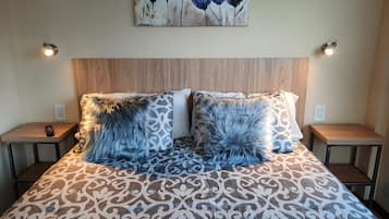 City Studio | Hypo-allergenic bedding, down duvets, in-room safe, laptop workspace