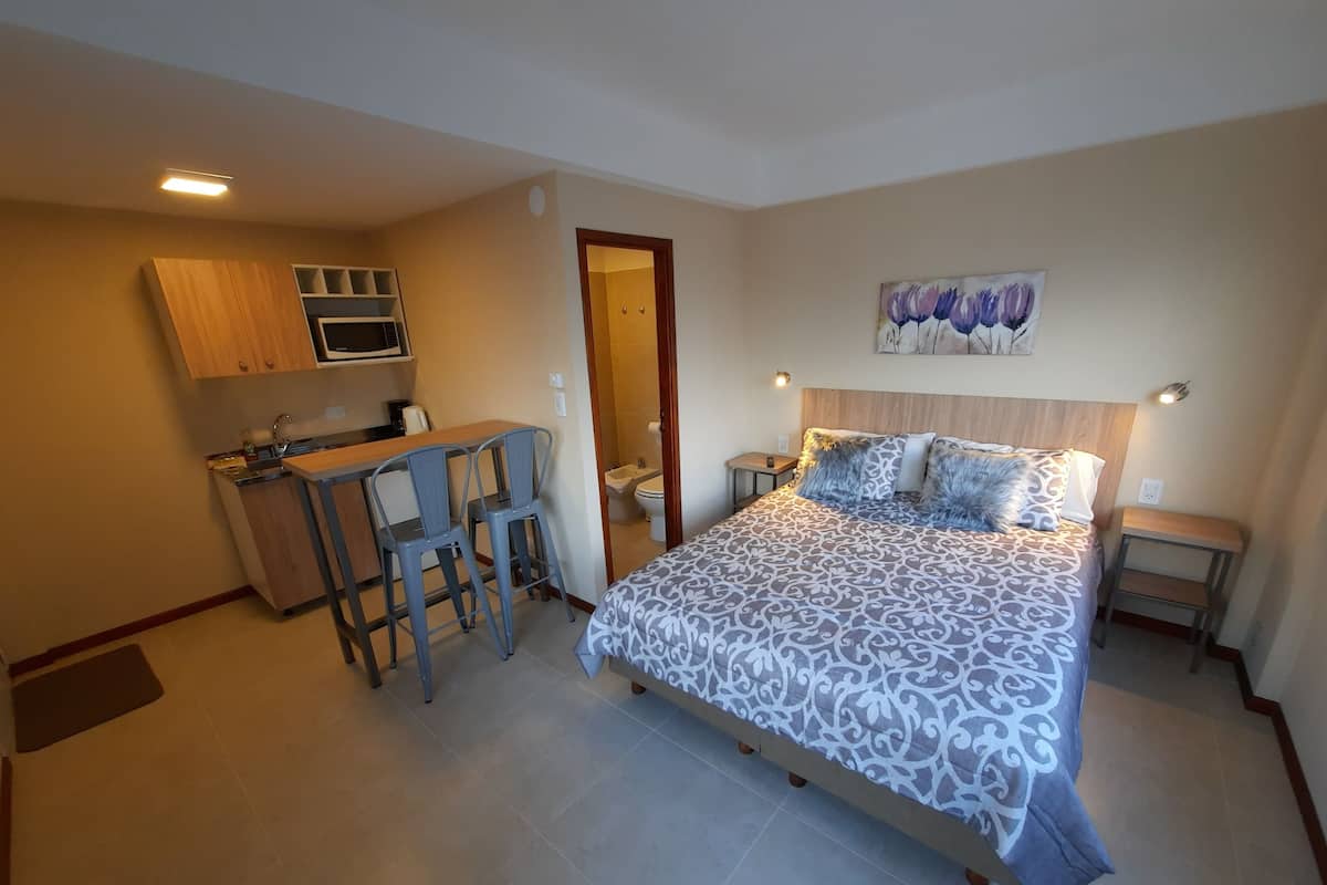 City-Studio | 2 Schlafzimmer, Allergikerbettwaren, Daunenbettdecken, Zimmersafe
