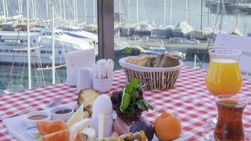 Desayuno buffet incluido todos los días