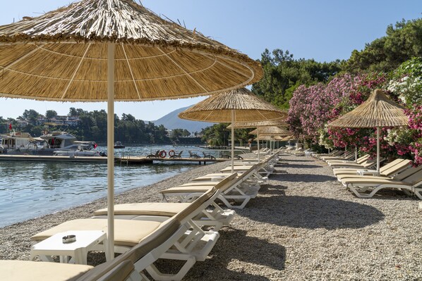 Free beach shuttle, sun-loungers - Alesta Residence (Fethiye)