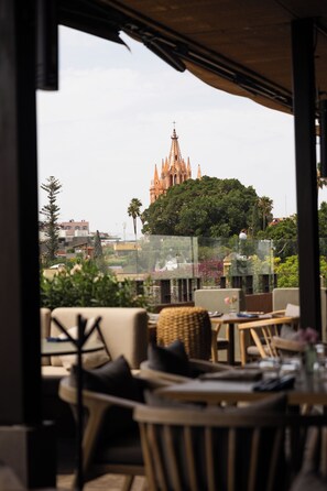 Rooftop terrace - NUMU Boutique Hotel, The Unbound Collection by Hyatt (San Miguel de Allende)