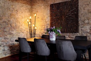 Dining - Quéribus - aircon - 3 bedroom - Roof top terrace (Villarzel-Cabardès)