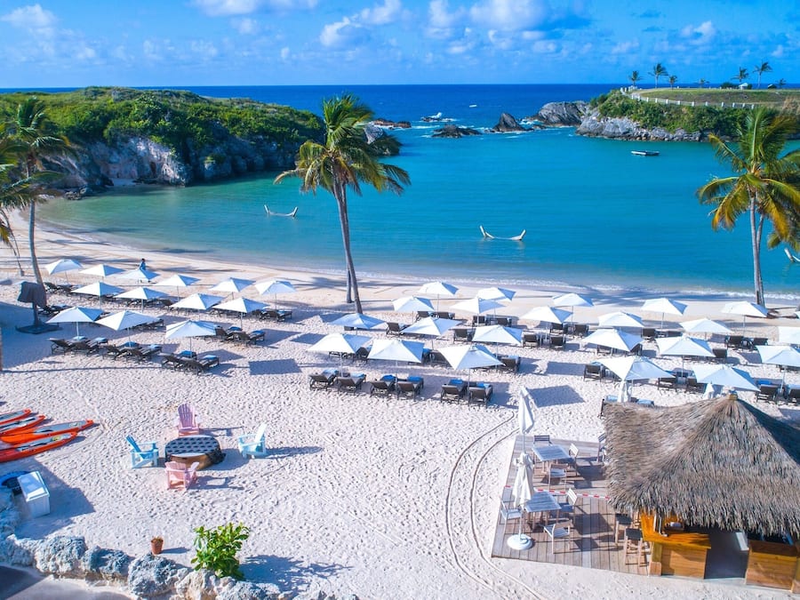 Playa privada en los alrededores, arena blanca