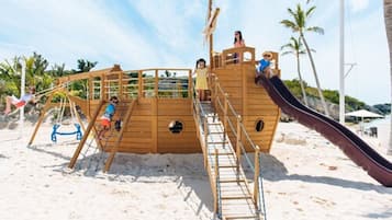 Children’s play area – outdoor