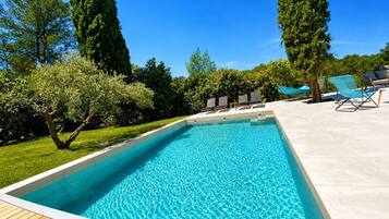 Piscine extérieure, piscine chauffée