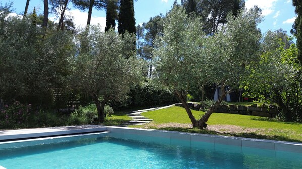 Piscine extérieure, piscine chauffée