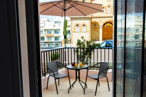 تناول الطعام داخل الغرفة