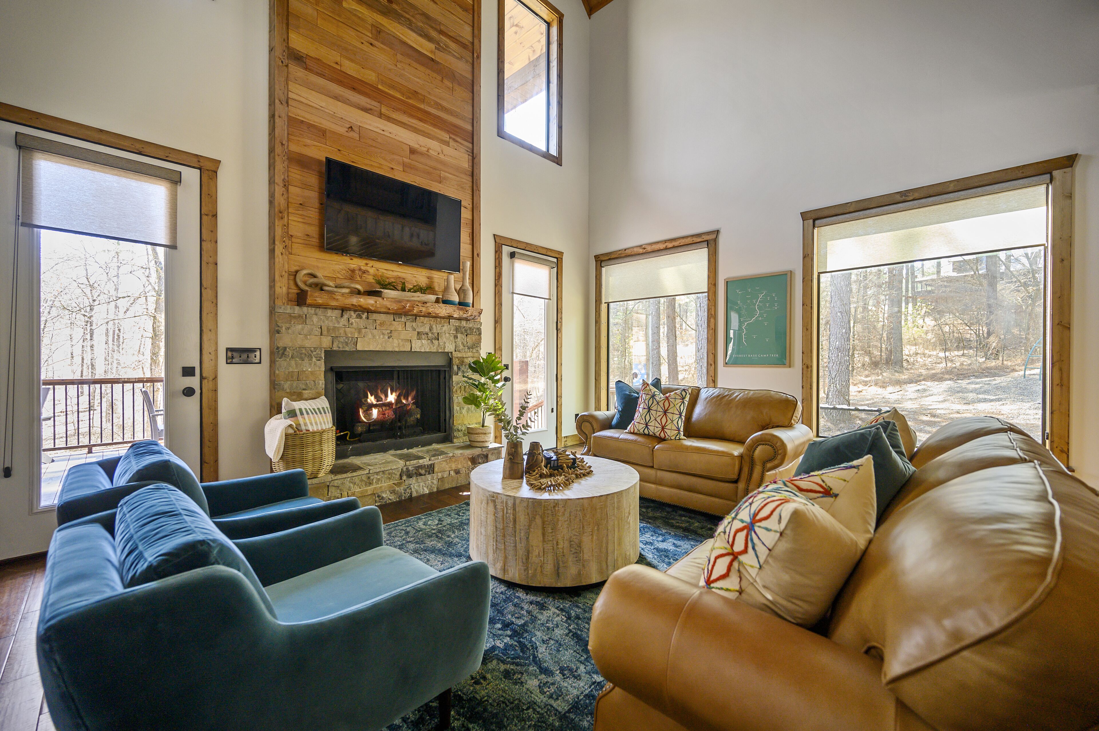 Himalayan Cabana - Playset, Foosball, Arcade, Hot Tub, Close to Town/Lake