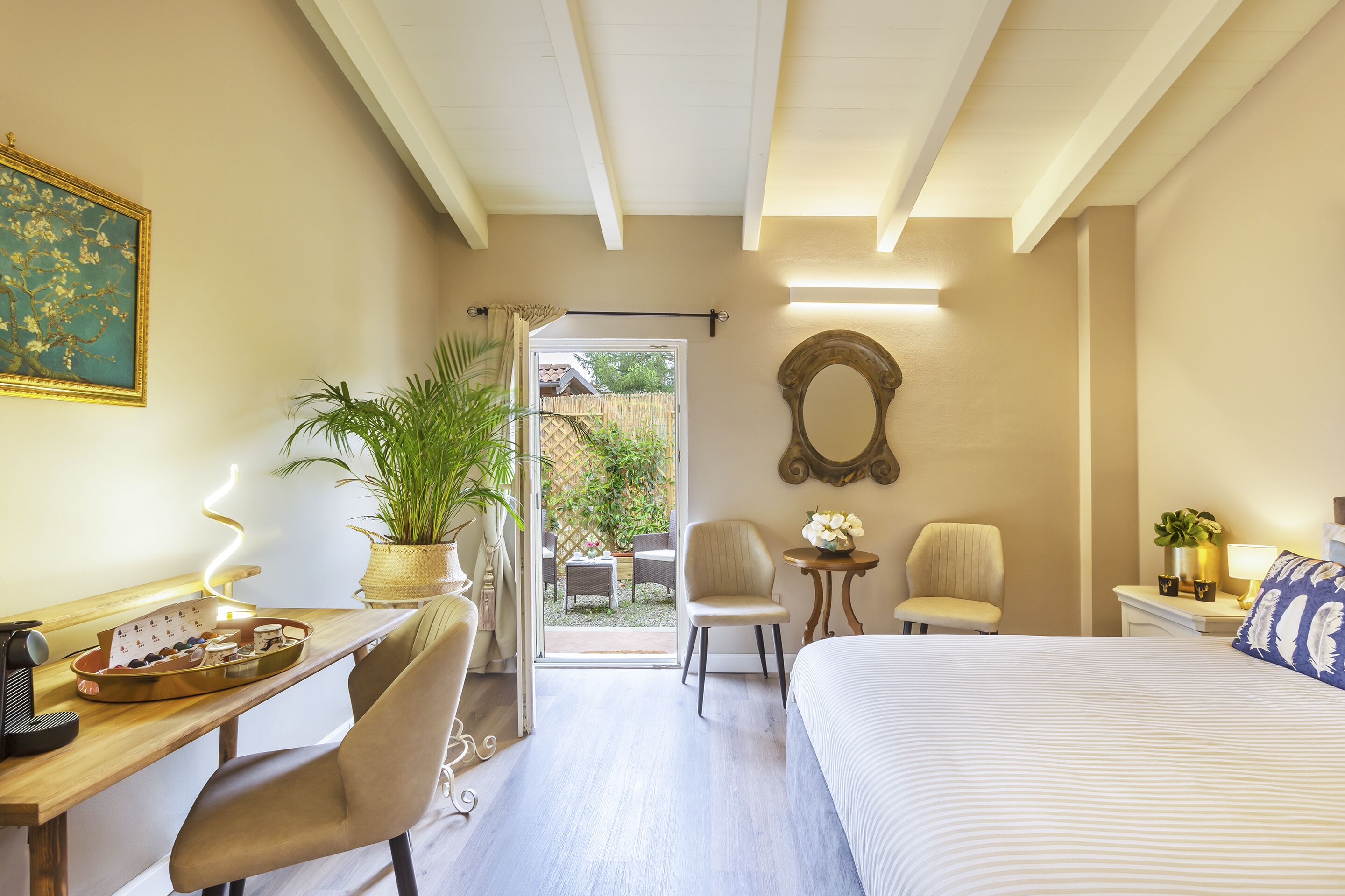 Premium-Doppelzimmer | Zimmersafe, Schreibtisch, kostenloses WLAN, Bettwäsche