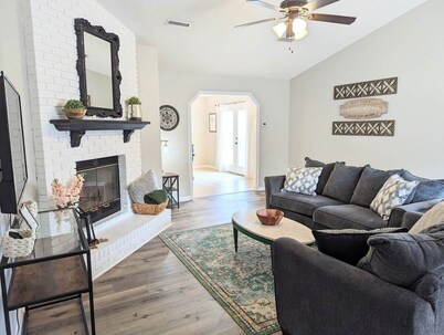 Dreamy 3 bedroom home just minutes to everything