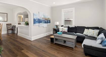Charming, Historic! Walking Distance to Town!