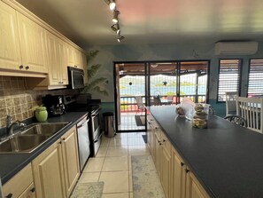 Tables Ă manger, Ăźlots de cuisine