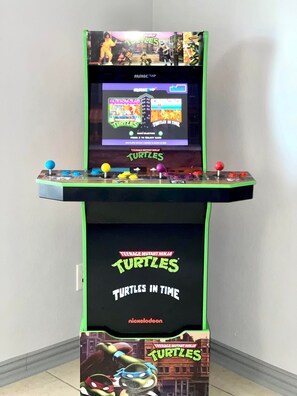 Games room - GreenSerene A || Adorable 3 bed + Free Wifi & Park (Houston)