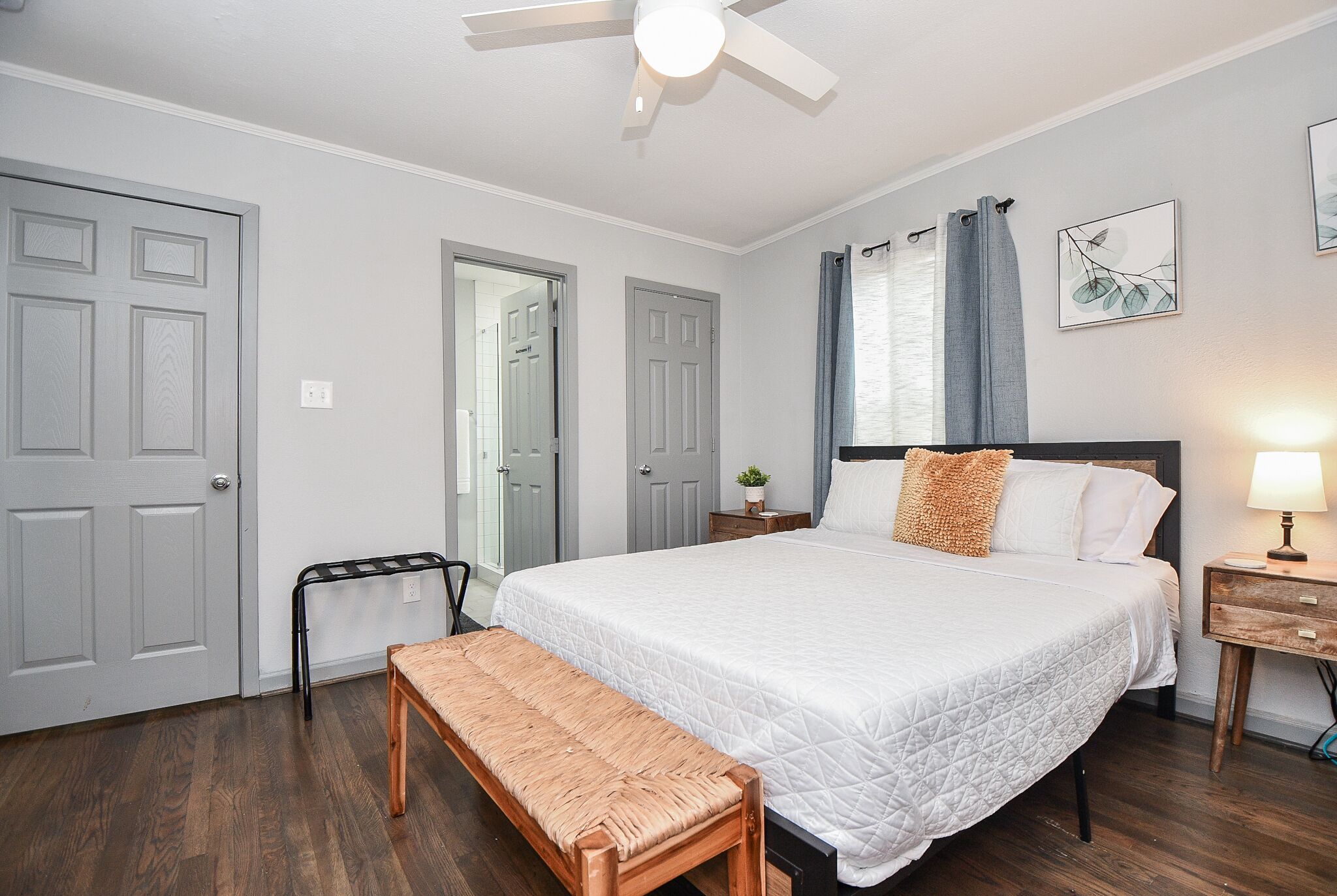 3 chambres, fer et planche à repasser, Wi-Fi gratuit, draps fournis