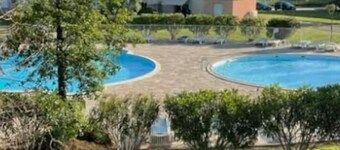 App. T2 All comforts, swimming pool, terrace, wifi, 500 m beach, parking, washing machine.