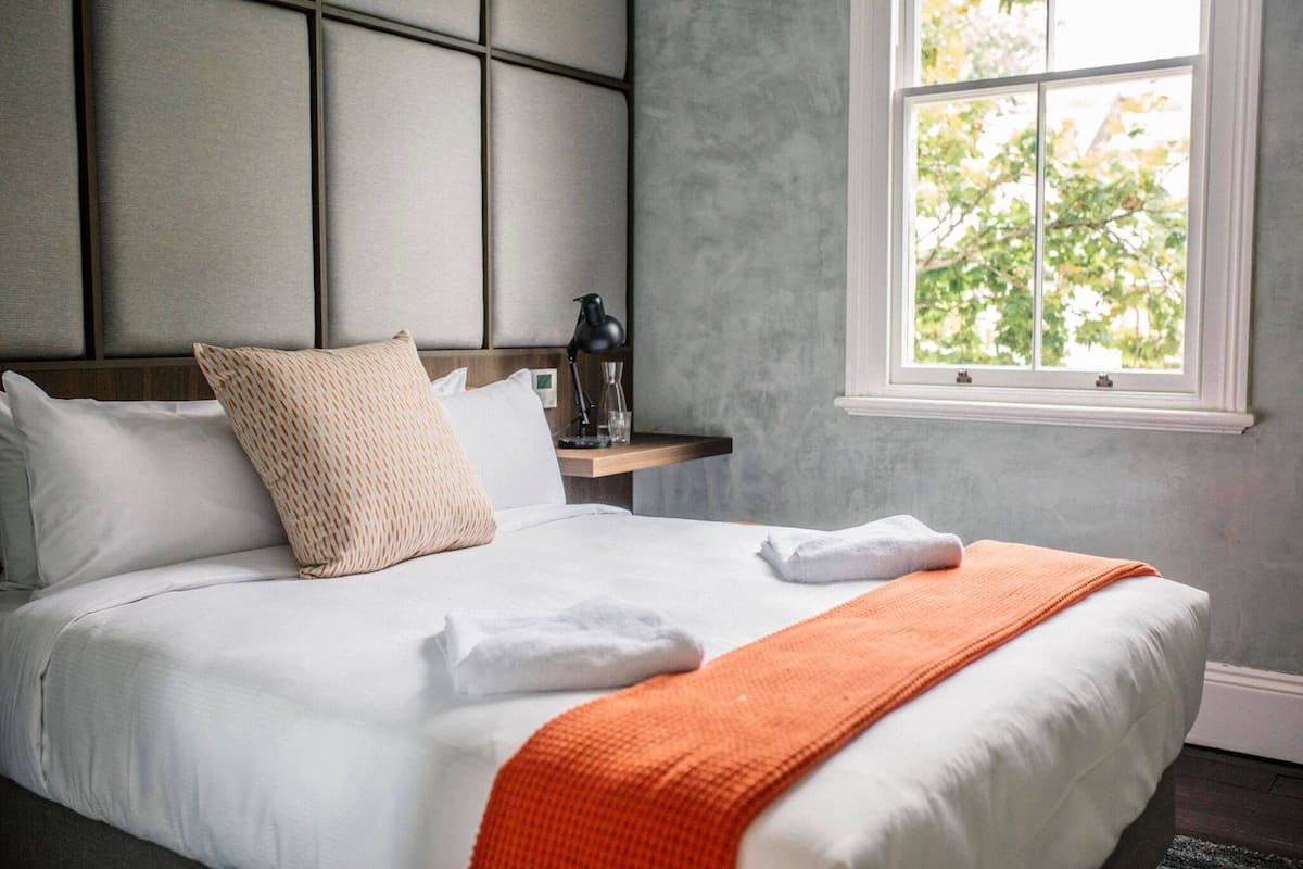 Standard-Doppelzimmer, Gemeinschaftsbad