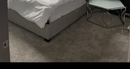 Beautiful 4 Bedroom Condo In Midtown ATL ✨