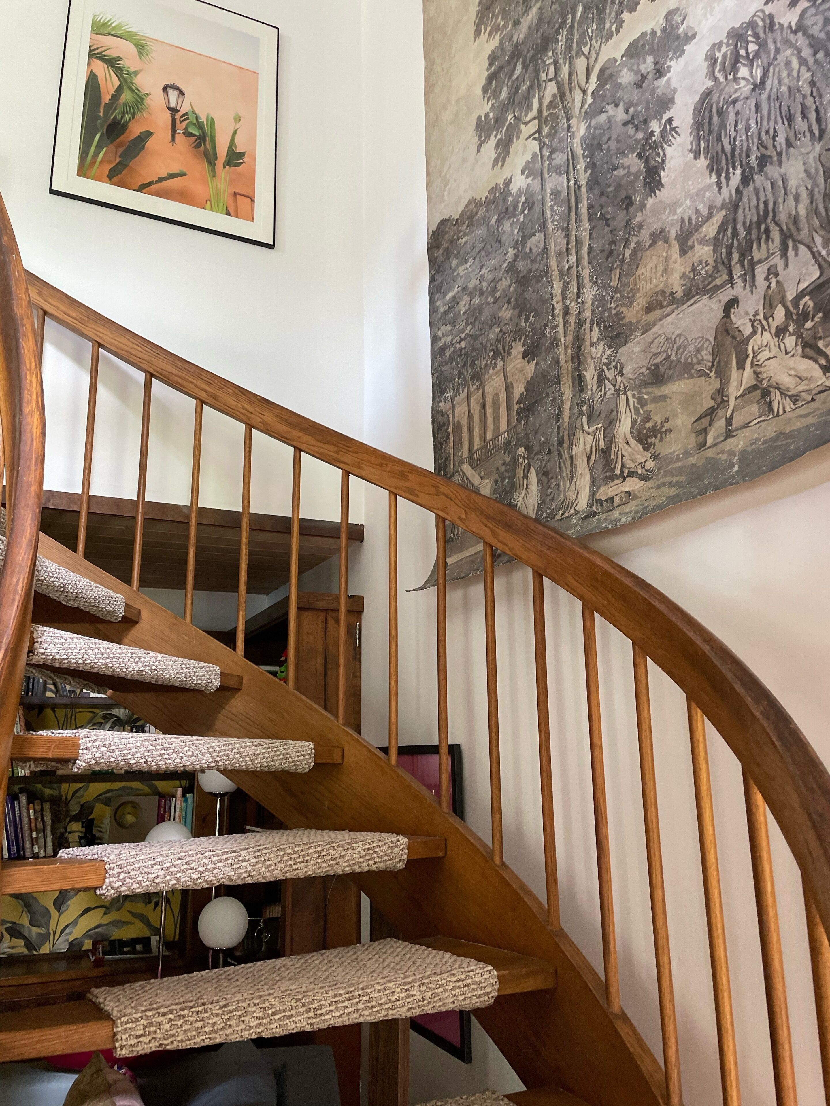 Luxe cabin- breathtaking views, hot tub, mins to skiing- ask re seasonal rental 