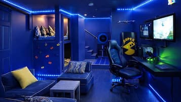 3 camere, una scrivania, ferro/asse da stiro, culla da viaggio