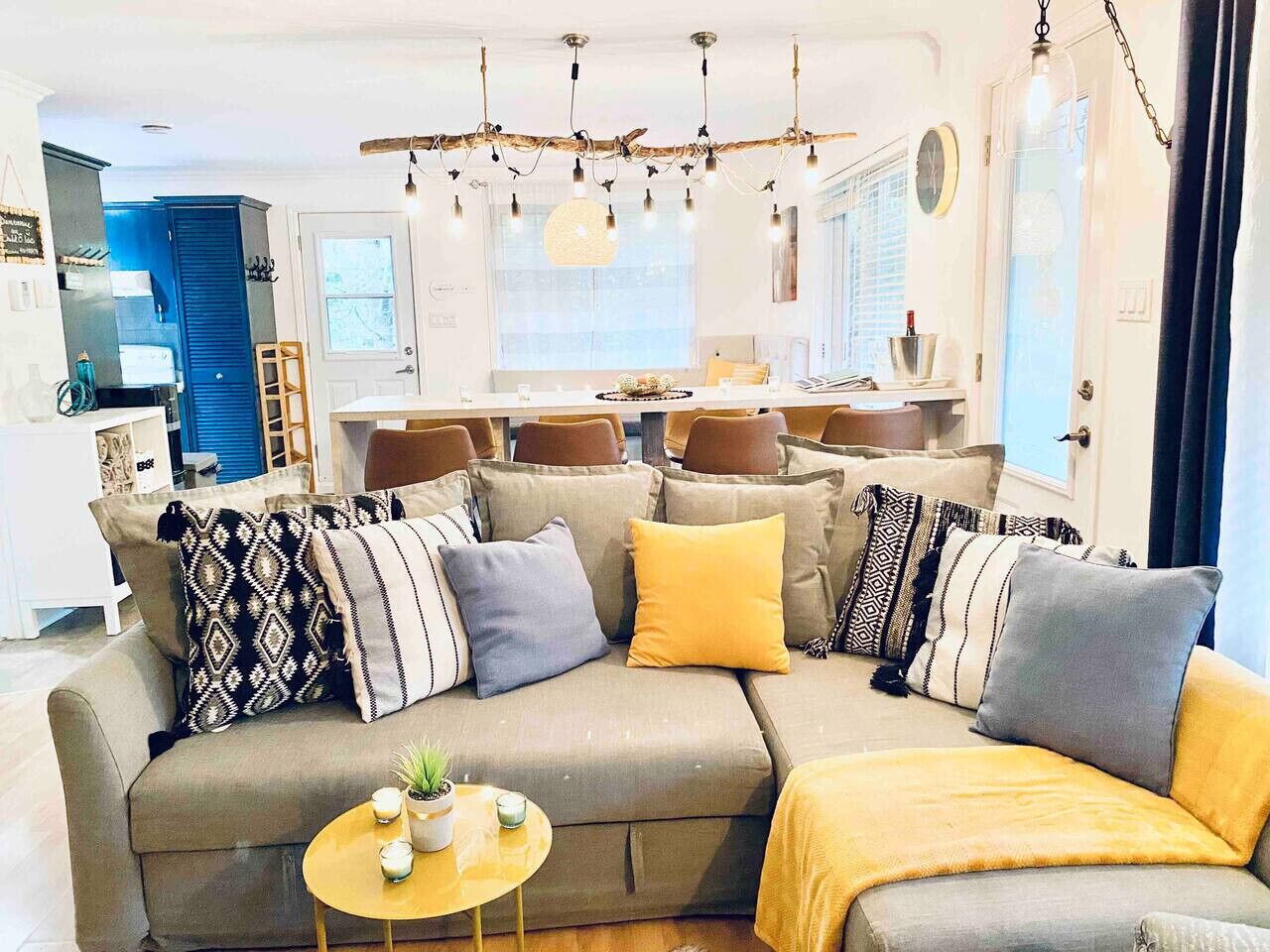 Smart-TV, Kamin, Videospiele, DVD-Player