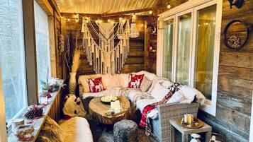 Smart TV, lareira, videogames, DVD player