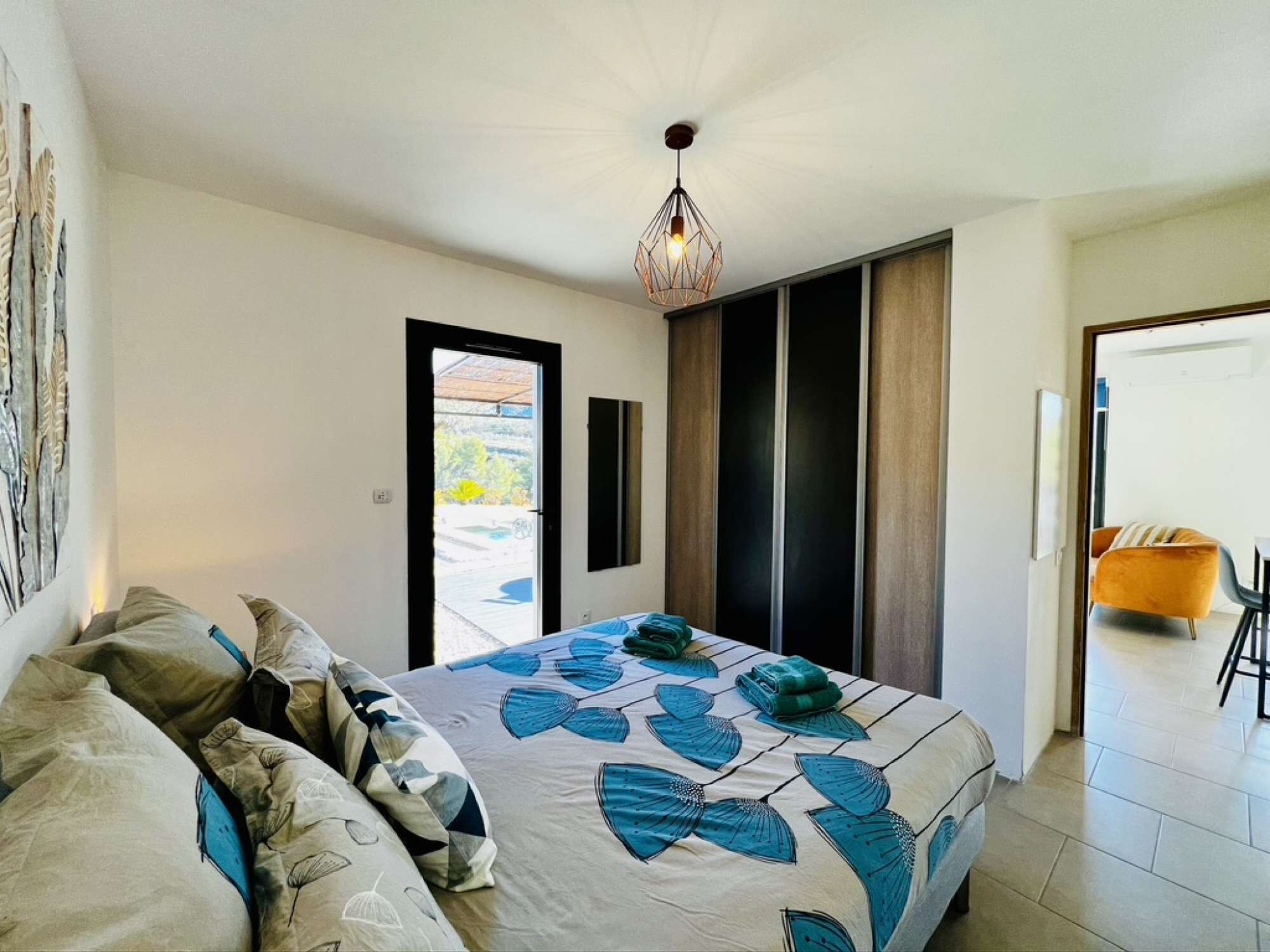 1 chambre, fer et planche à repasser, Wi-Fi, draps fournis