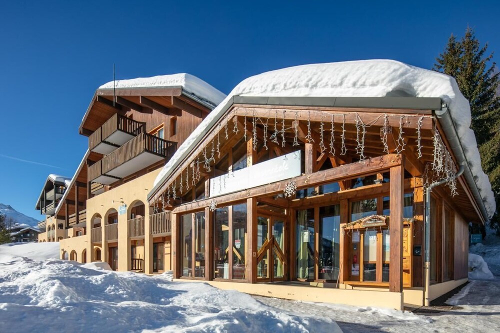 200m from ski slopes, balcony, parking, tv, ski locker, 32m², Valmorel