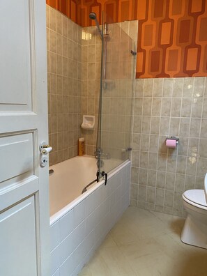 Bathtub