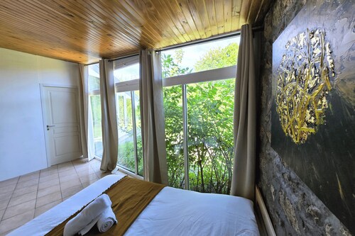 Group estate near Lyon for 34 people