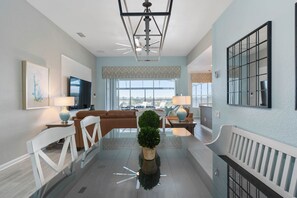 Smart TV, video games