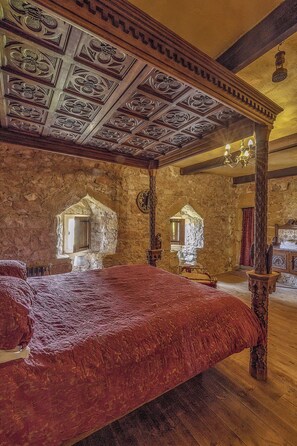 5 chambres, fer et planche à repasser, Wi-Fi gratuit, draps fournis