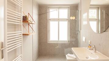 Apartment, 1 Bedroom | Bathroom