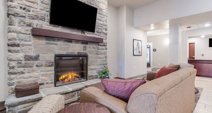 Cobblestone Inn & Suites-Fremont