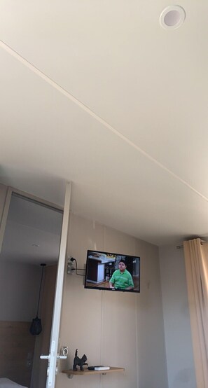 Interior - Spacious new mobile home for delivery February 2022 (Vias)