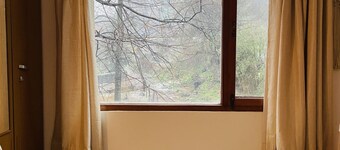 Cozy riverside Apartment in Manali | Dobhi-Naggar