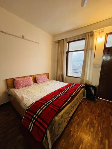 Cozy riverside Apartment in Manali | Dobhi-Naggar