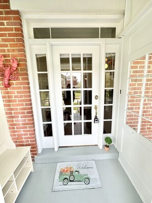 Exterior detail - Southern Breezes Nor'wester - close to beach, park, and shops; pet-friendly (Cape Charles)