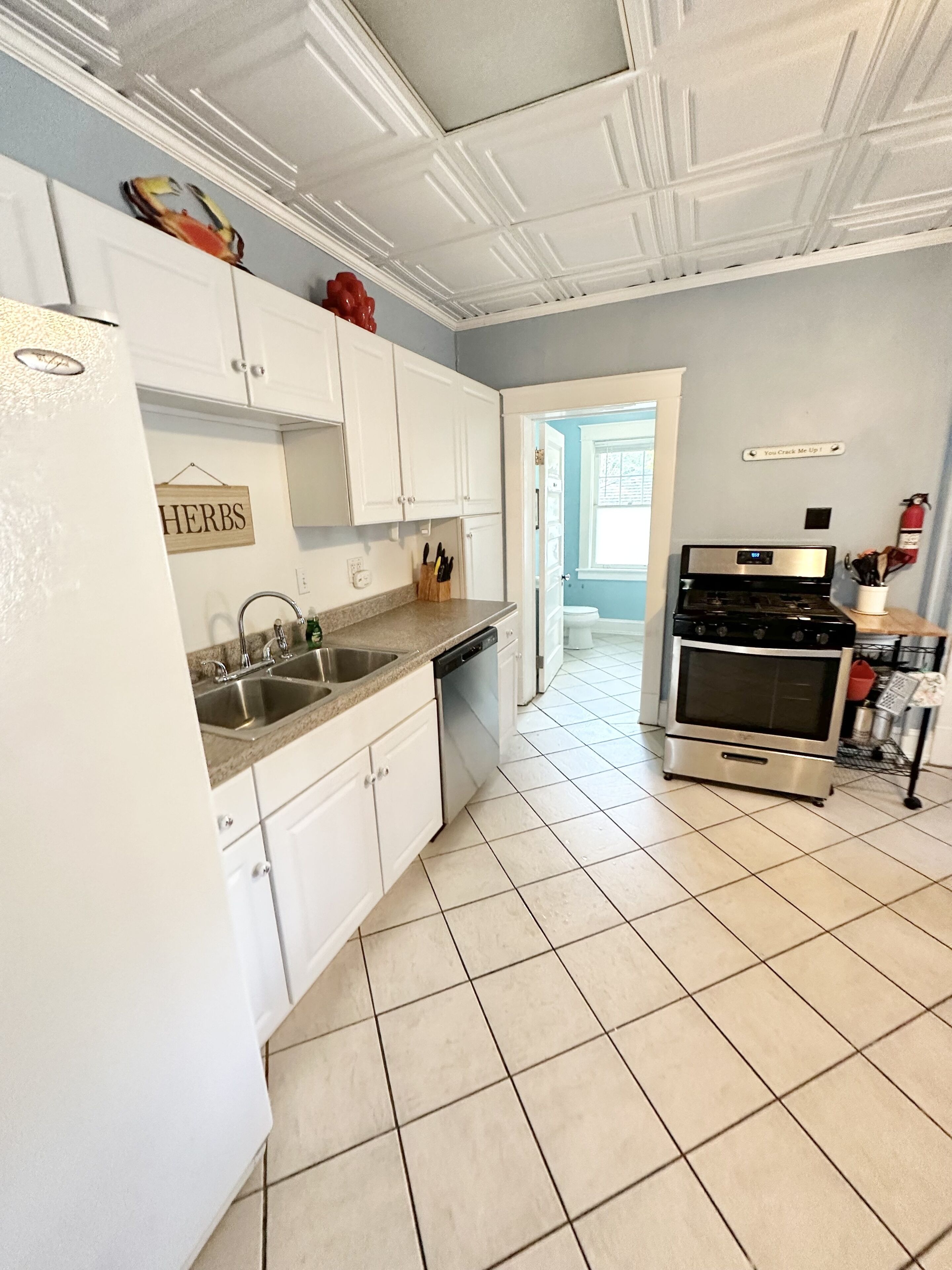 Southern Breezes Nor'wester - close to beach, park, and shops; pet-friendly