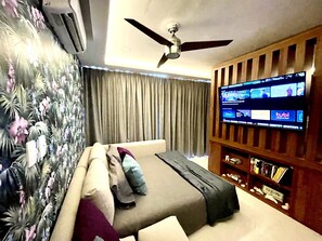 1 bedroom, desk, free WiFi, bed sheets