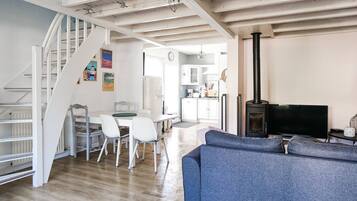 Télévision, cheminée