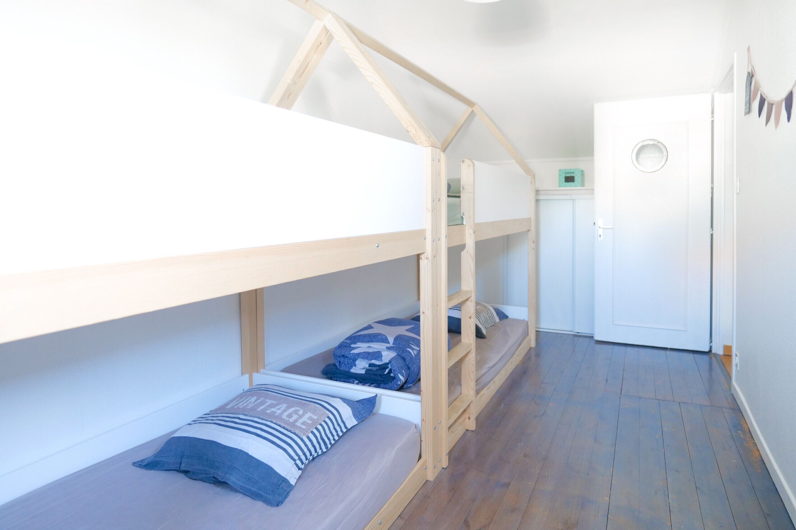 4 bedrooms, free WiFi, bed sheets