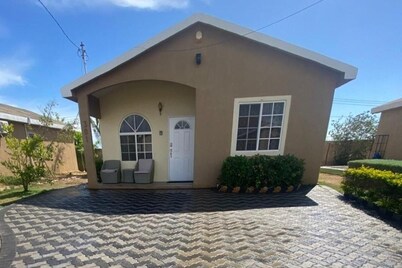 2-bed, Sleeps 4, Private Garden, Parking