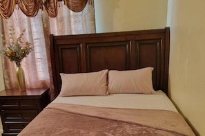 2 chambres, fer et planche à repasser, Wi-Fi gratuit, draps fournis