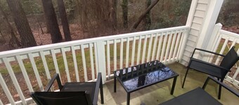 Lovely 2 bedroom 2 Bath located DOWNTOWN FAYETTEVILLE