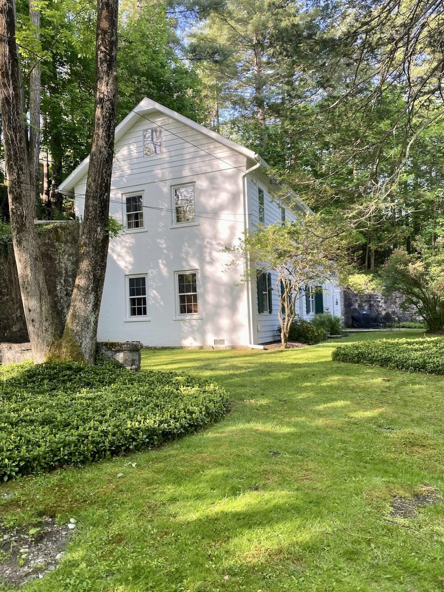 Historic 4-bedroom riverside home in Berkshires