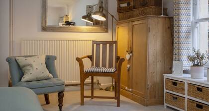 Large Apt. in the Heart of Historic Bath (MB)