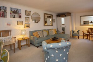 TV - Large Apt. in the Heart of Historic Bath (MB) (Bath)