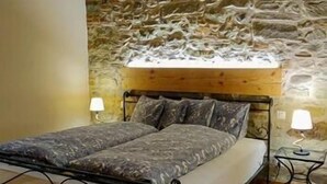 WiFi (free), bed sheets - Hôtel St-Georges Romont (Romont)